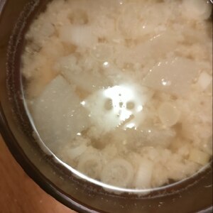 椎茸と大根と白ねぎの味噌汁